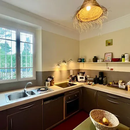 Family Of 150m2 With Swimming Pool In Holiday home Hyeres