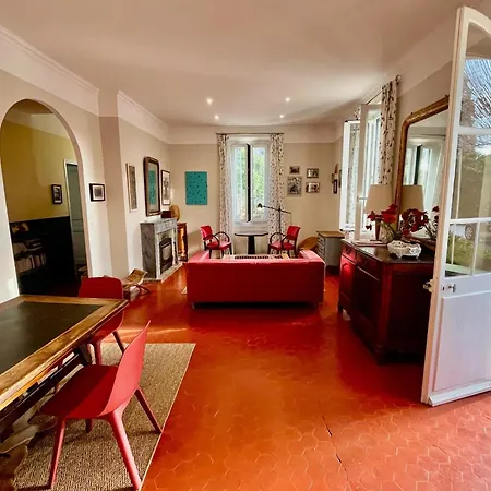 Family Of 150m2 With Swimming Pool In Holiday home *