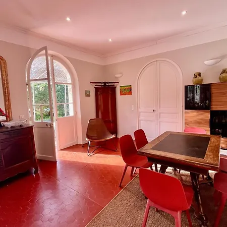 Family Of 150m2 With Swimming Pool In Holiday home