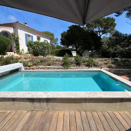 Family Of 150m2 With Swimming Pool In Hyeres