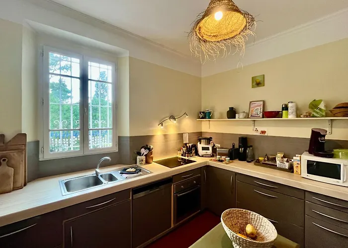 Family Of 150m2 With Swimming Pool In Holiday home Hyeres