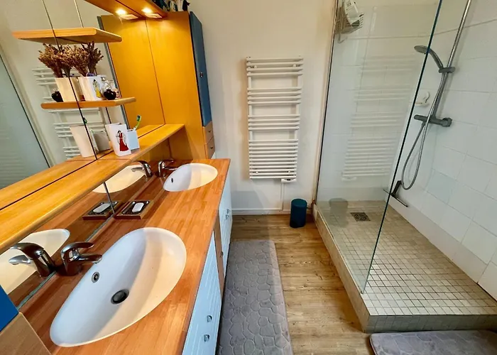 Family Of 150m2 With Swimming Pool In * Hyeres