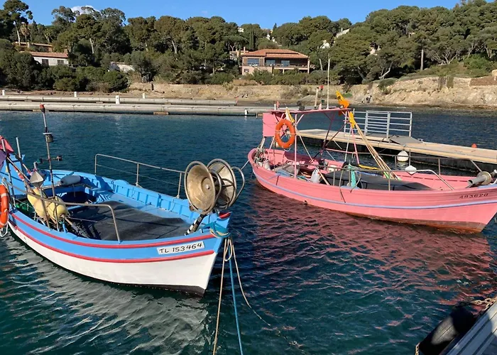 Family Of 150m2 With Swimming Pool In Holiday home Hyeres